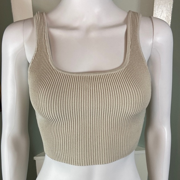 Babaton Aritzia Sculpt Matte Pearl Ribbed Knit Tank Top Cropped Crop 4 Small - Picture 2 of 7